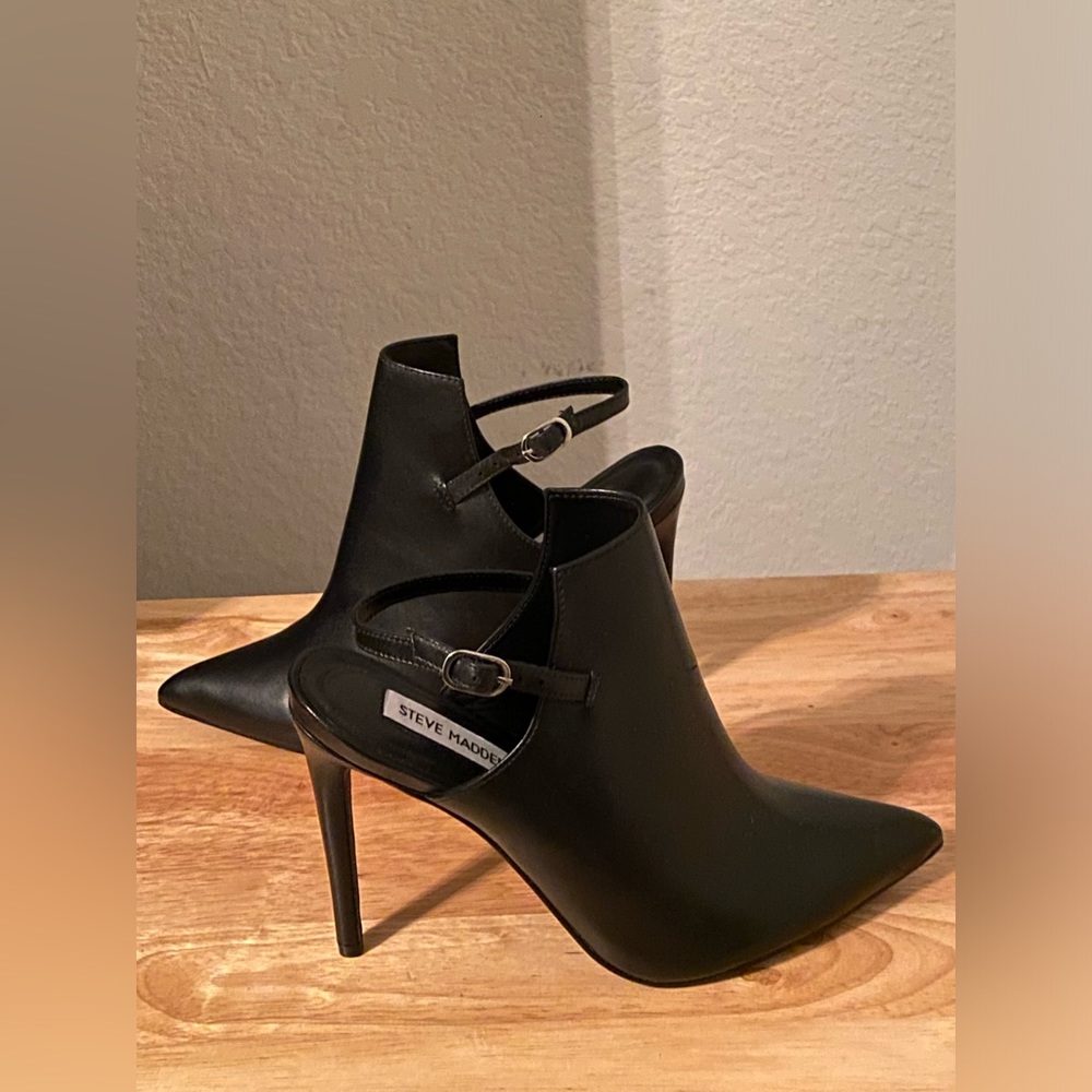Steve Madden Sling Back Booties